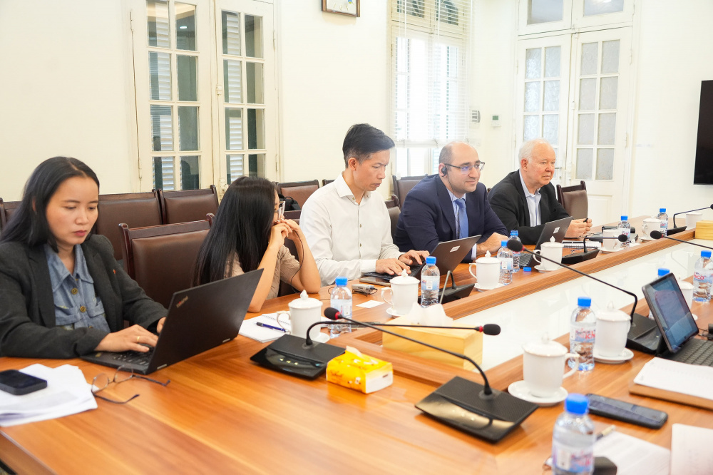 World Bank experts at the meeting