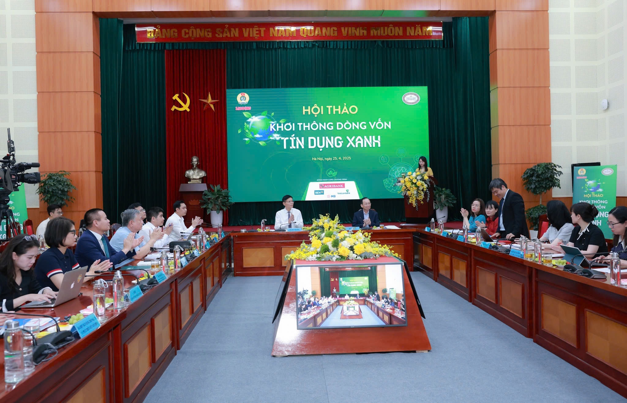 Toàn cảnh hội thảo