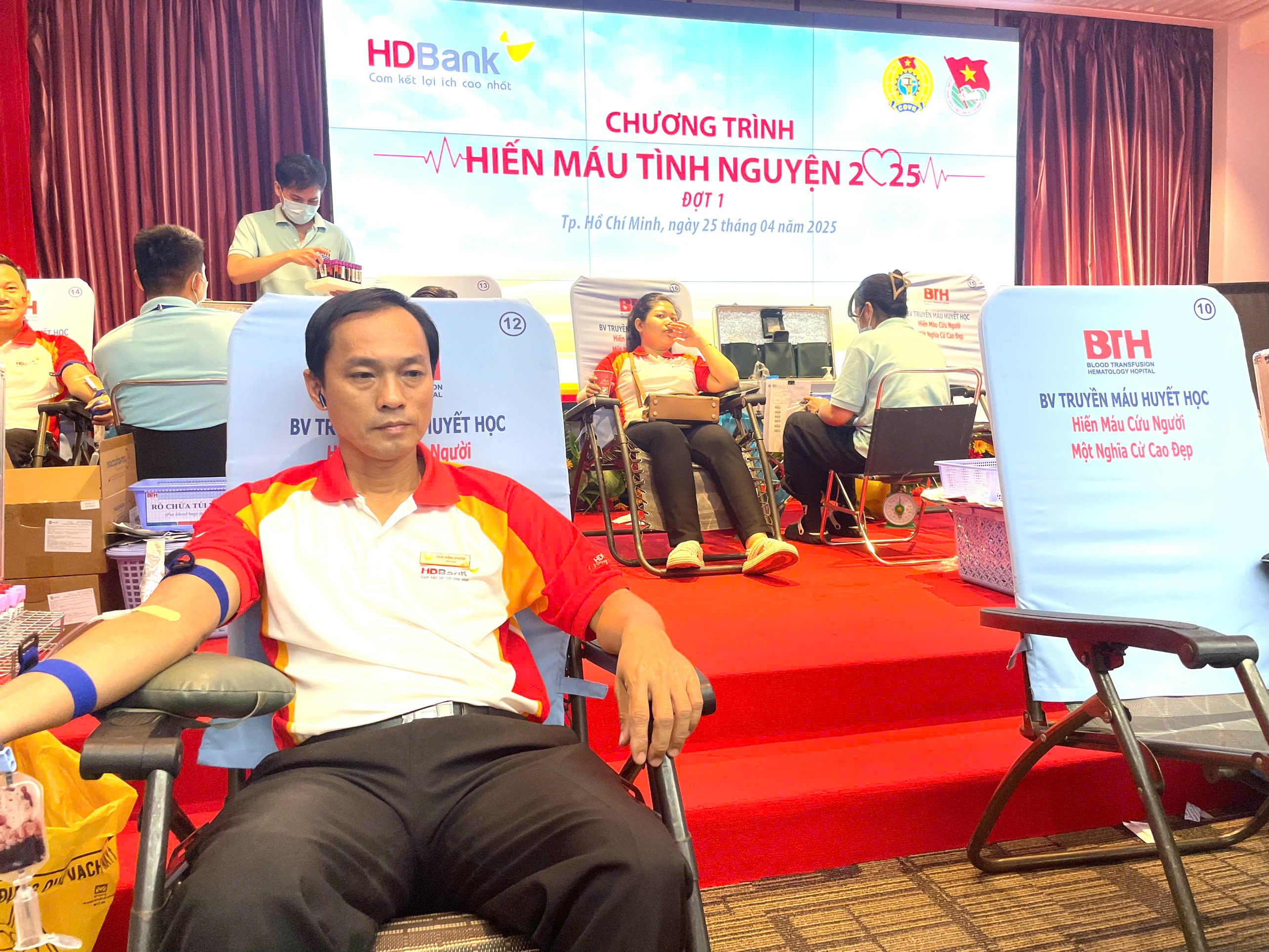 hiến máu
