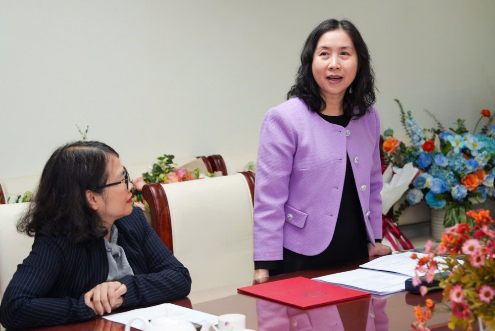 Bà Hoàng Thị Phương Hạnh phát biểu nhận nhiệm vụ