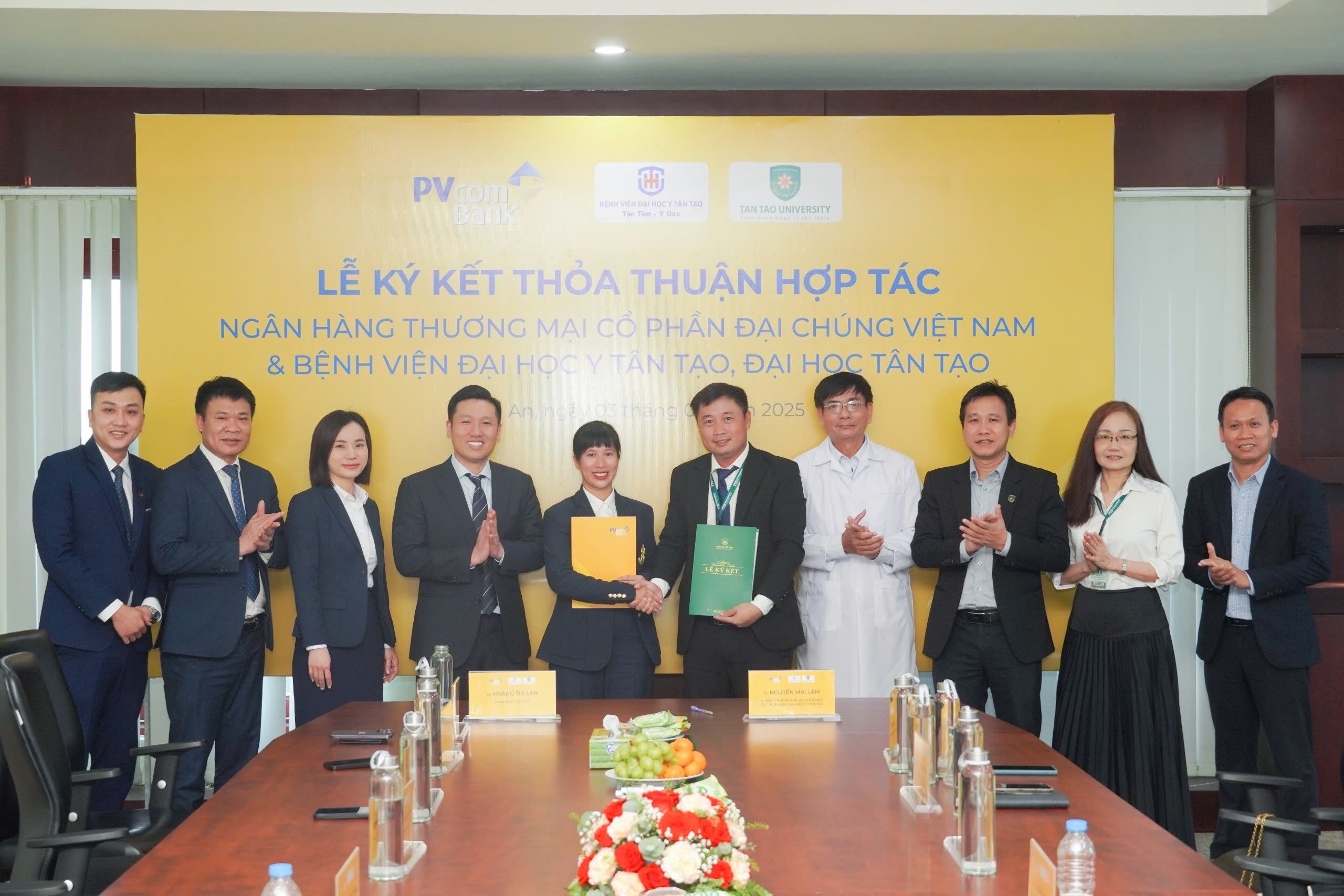 hợp tác