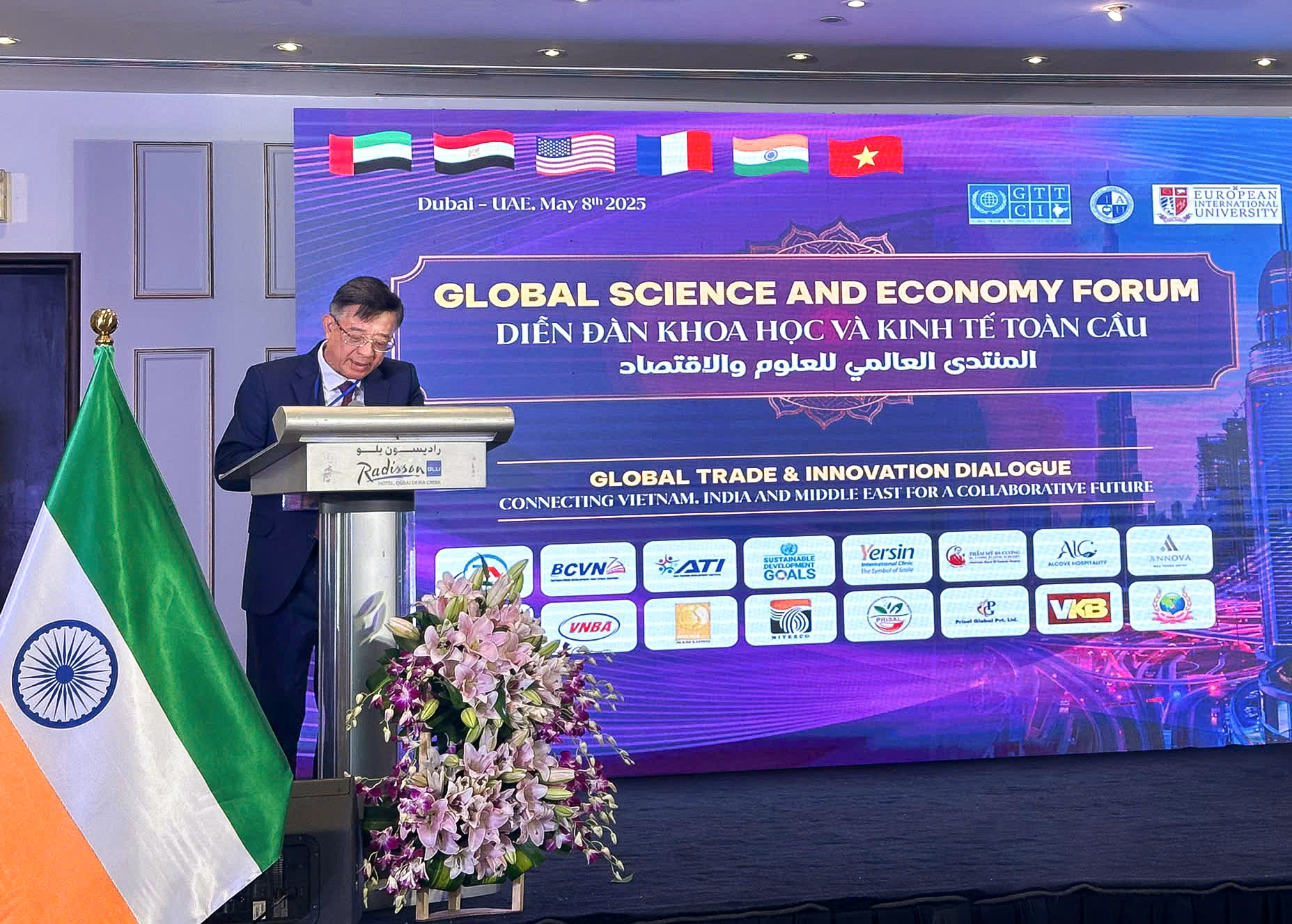 TS. Nguyễn Quốc Hùng - Phó Chủ tịch kiêm Tổng Thư ký Hiệp hội Ngân hàng Việt Nam phát biểu tại diễn đàn