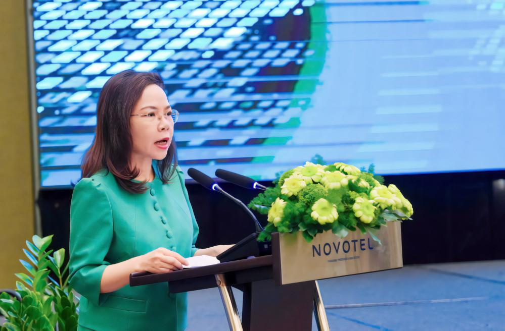 Vụ trưởng Vụ tín dụng các ngành kinh tế NHNN Hà Thu Giang phát biểu tại diễn đàn