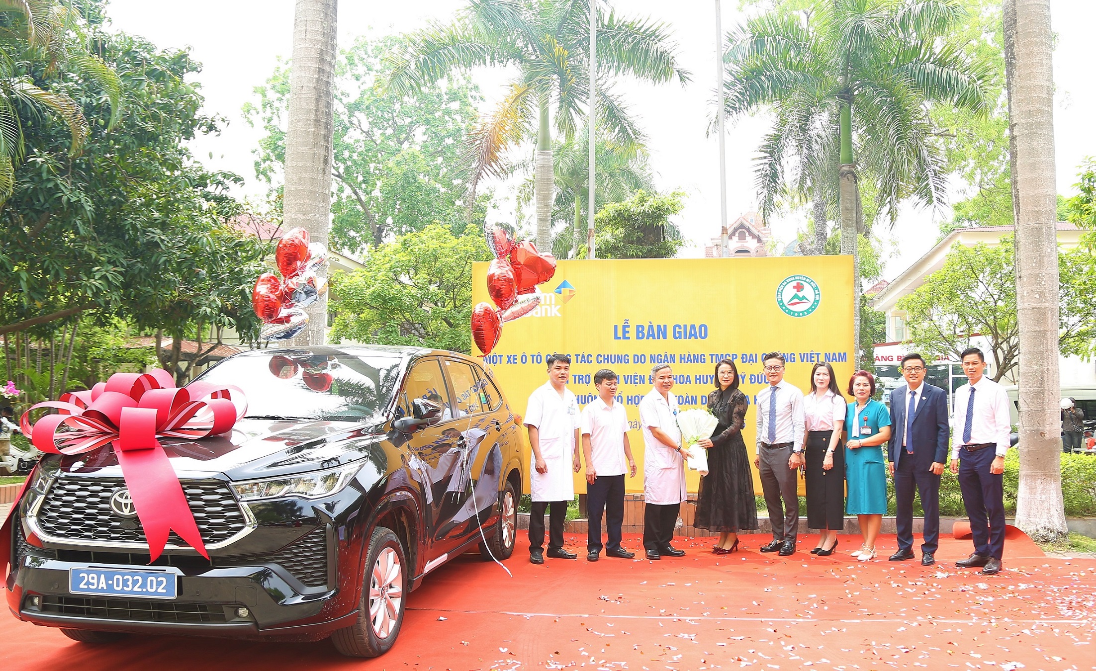PVcomBank trao tặng xe ô tô phục vụ công tác chung cho Bệnh viện Đa khoa huyện Mỹ Đức: Đồng hành nâng cao chất lượng y tế