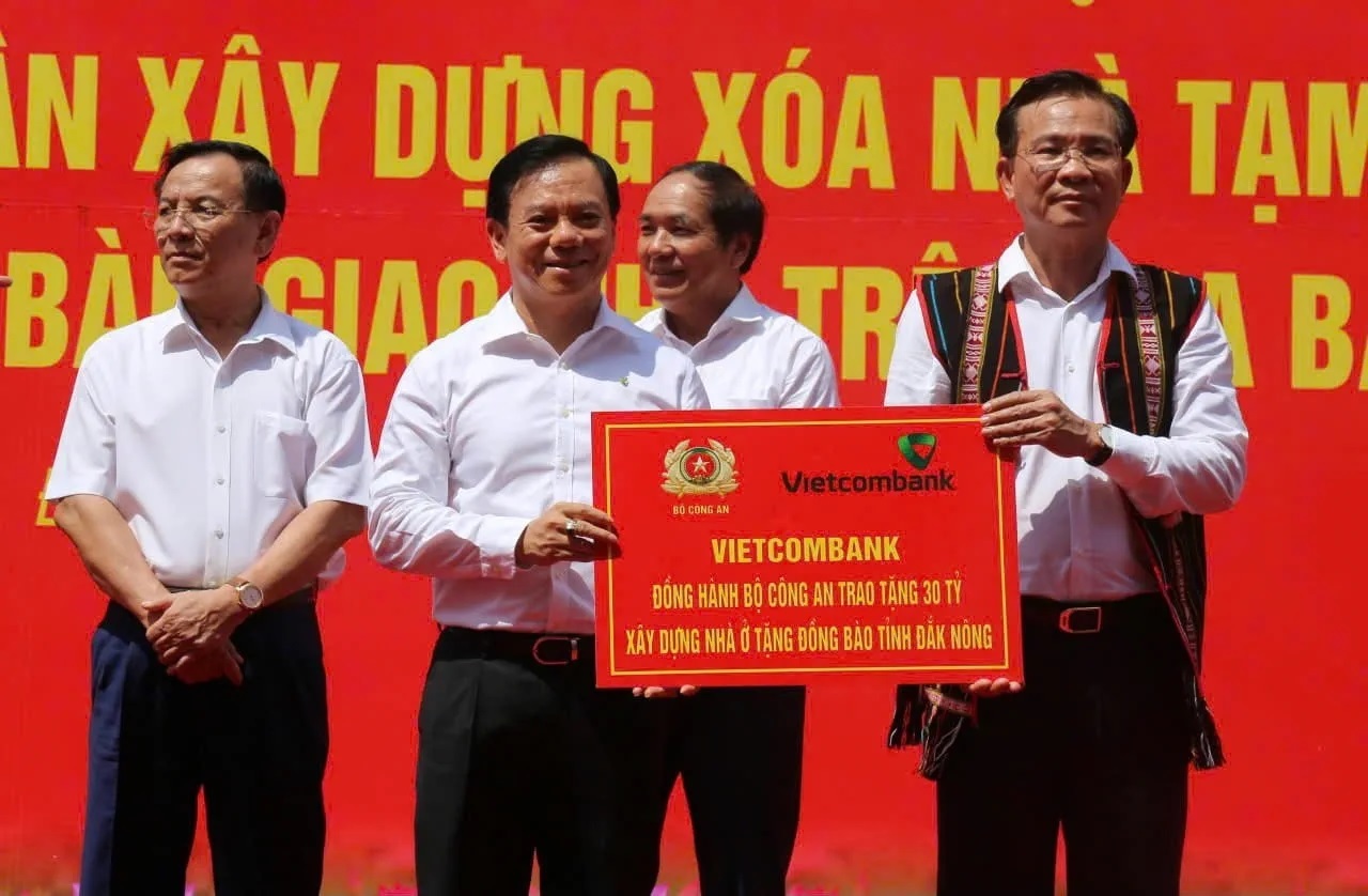 nhà tạm