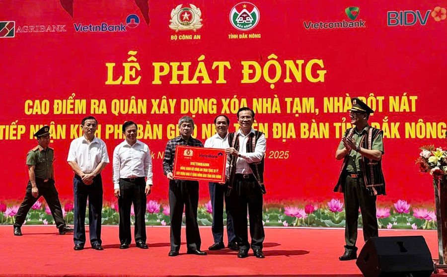 nhà tạm