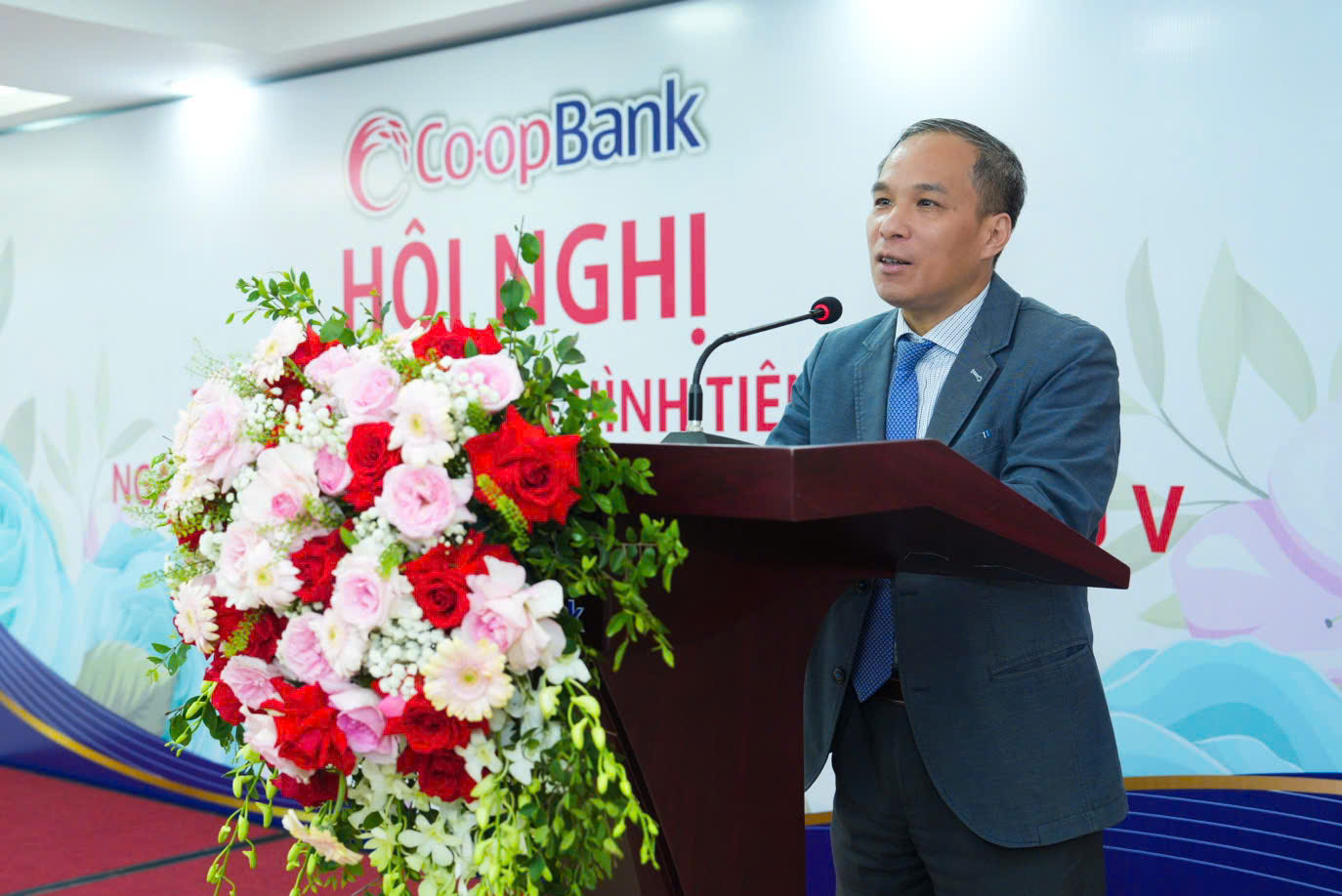 Đồng chí Đoàn Thái Sơn - Ủy viên Ban thường vụ Đảng ủy, Phó Thống đốc NHNN Việt Nam phát biểu chỉ đạo tại Hội nghị