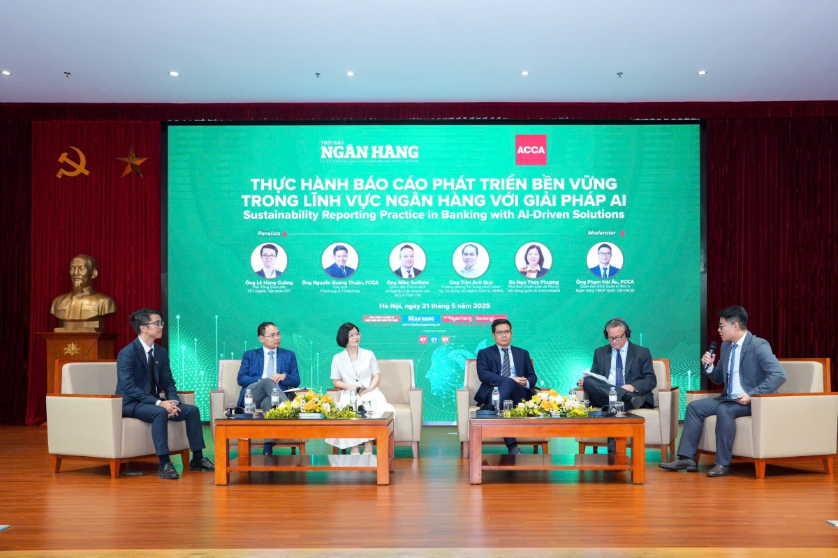 Các diễn giả trao đổi tại phiên thảo luận