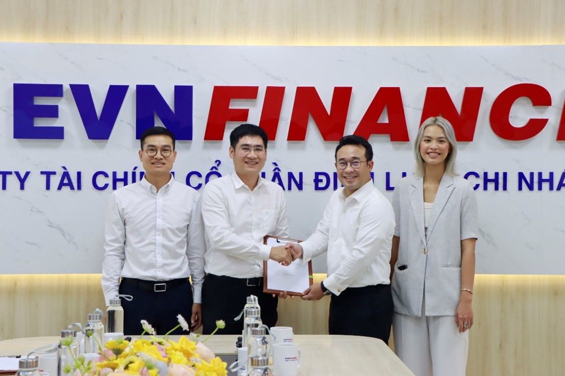 Đại diện hai đơn vị ký kết thỏa thuận hợp tác.
