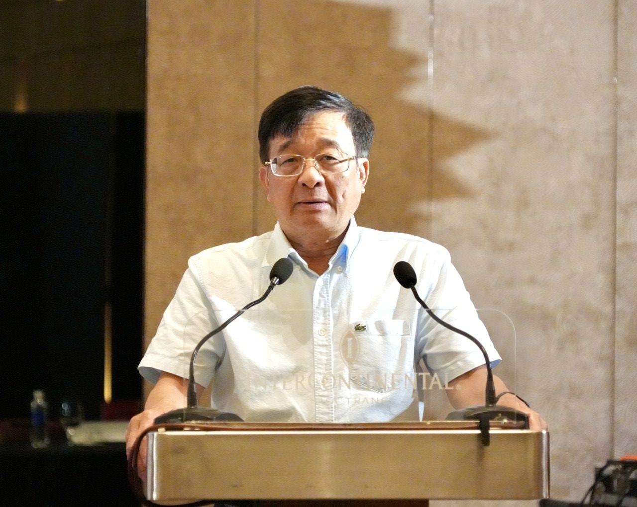 Ông Nguyễn Quốc Hùng, Phó Chủ tịch kiêm Tổng Thư ký Hiệp hội Ngân hàng phát biểu tại hội nghị
