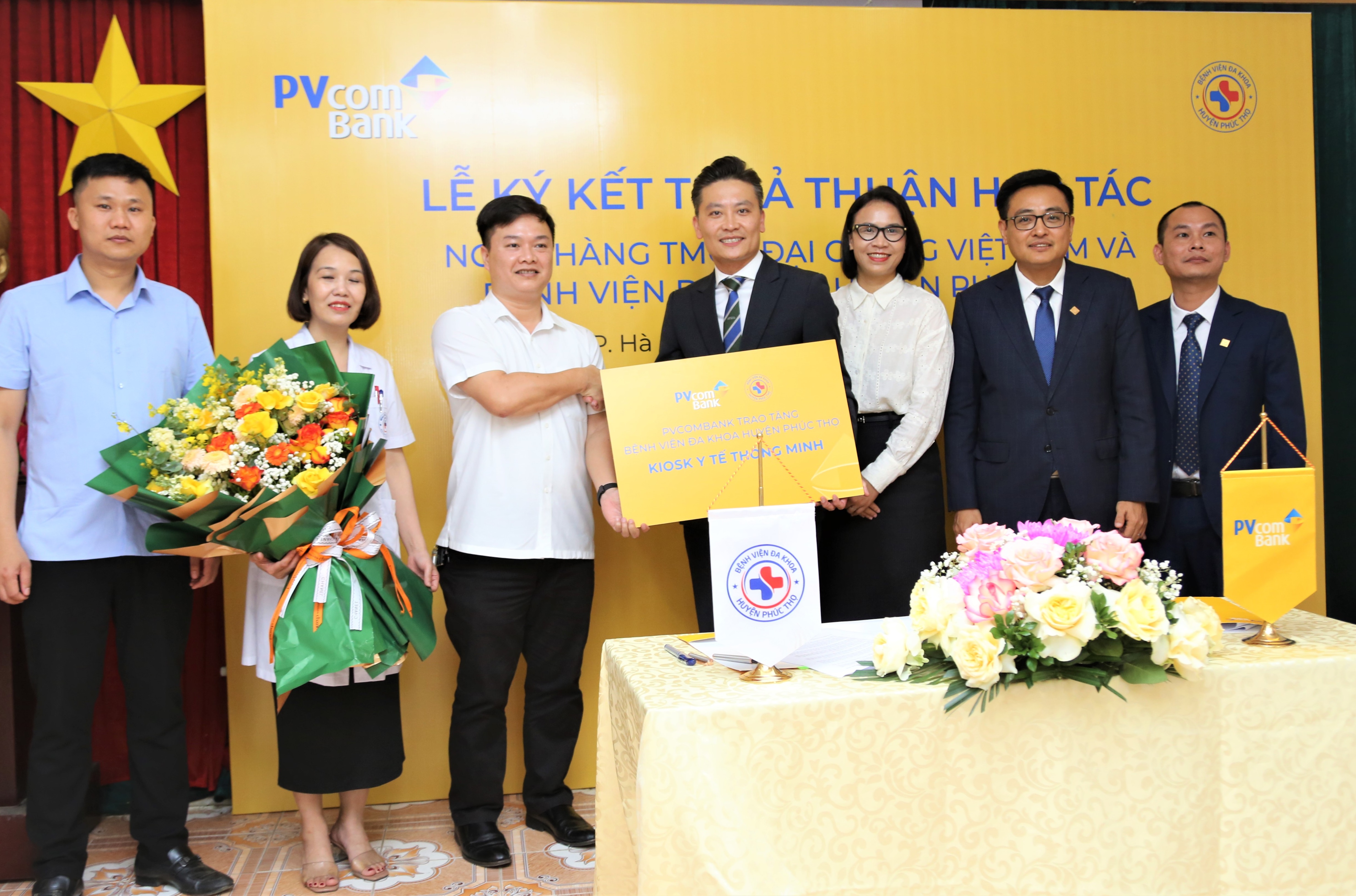PVcomBank ký kết hợp tác toàn diện với Bệnh viện Đa khoa Phúc Thọ, thúc đẩy chuyển đổi số ngành y tế