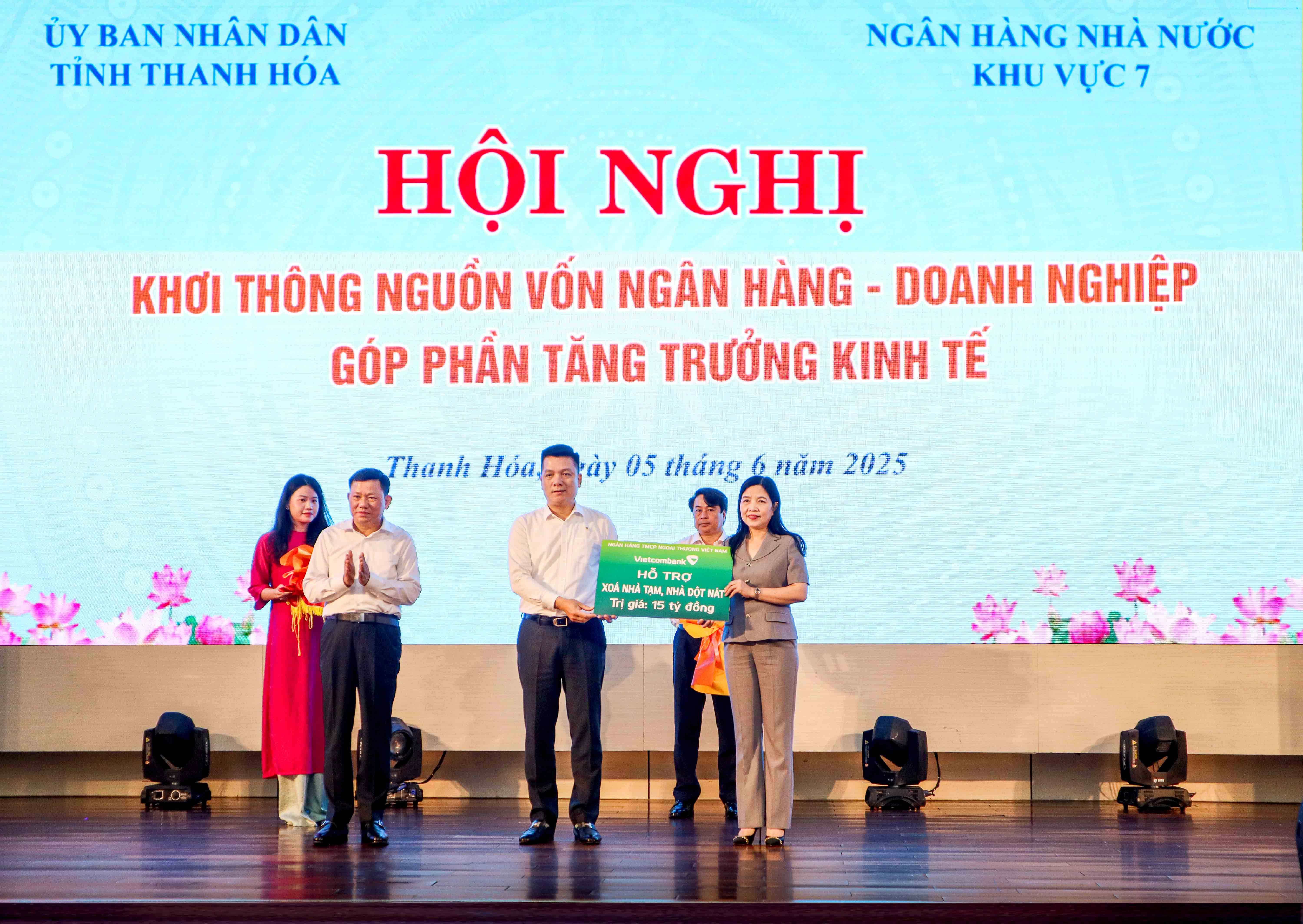 Agribank và Vietcombank hỗ trợ 30 tỷ đồng xóa nhà tạm tại Thanh Hóa