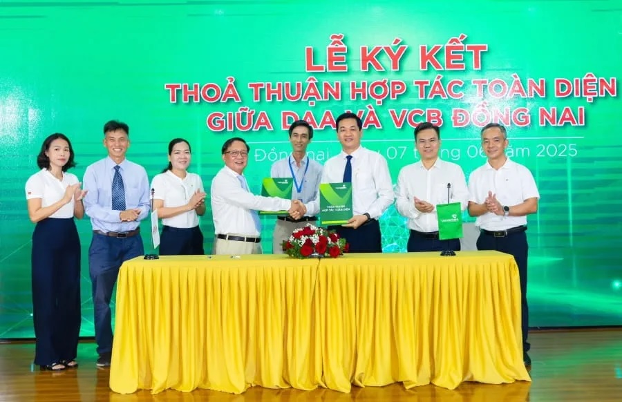 hợp tác