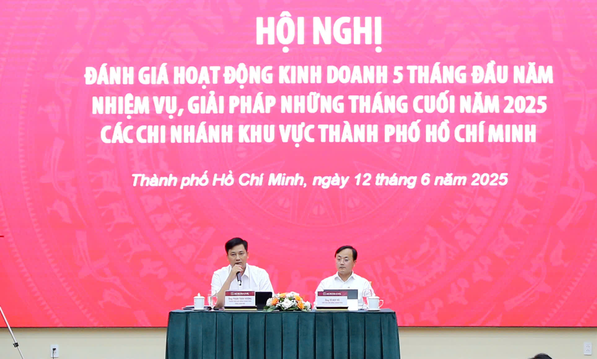 Tổng Giám đốc Phạm Toàn Vượng thay mặt Ban Điều hành phát biểu tại Hội nghị