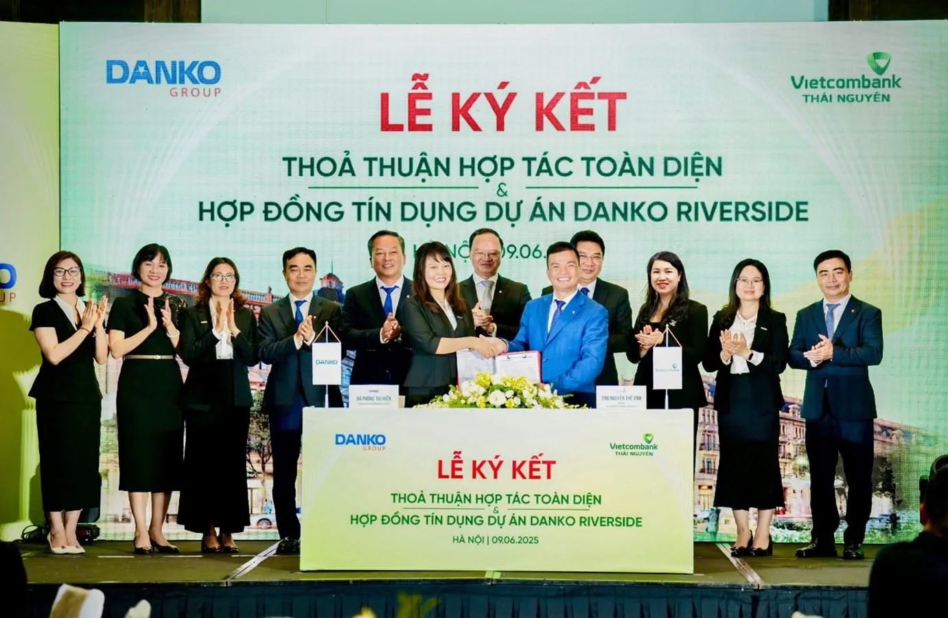 hợp tác