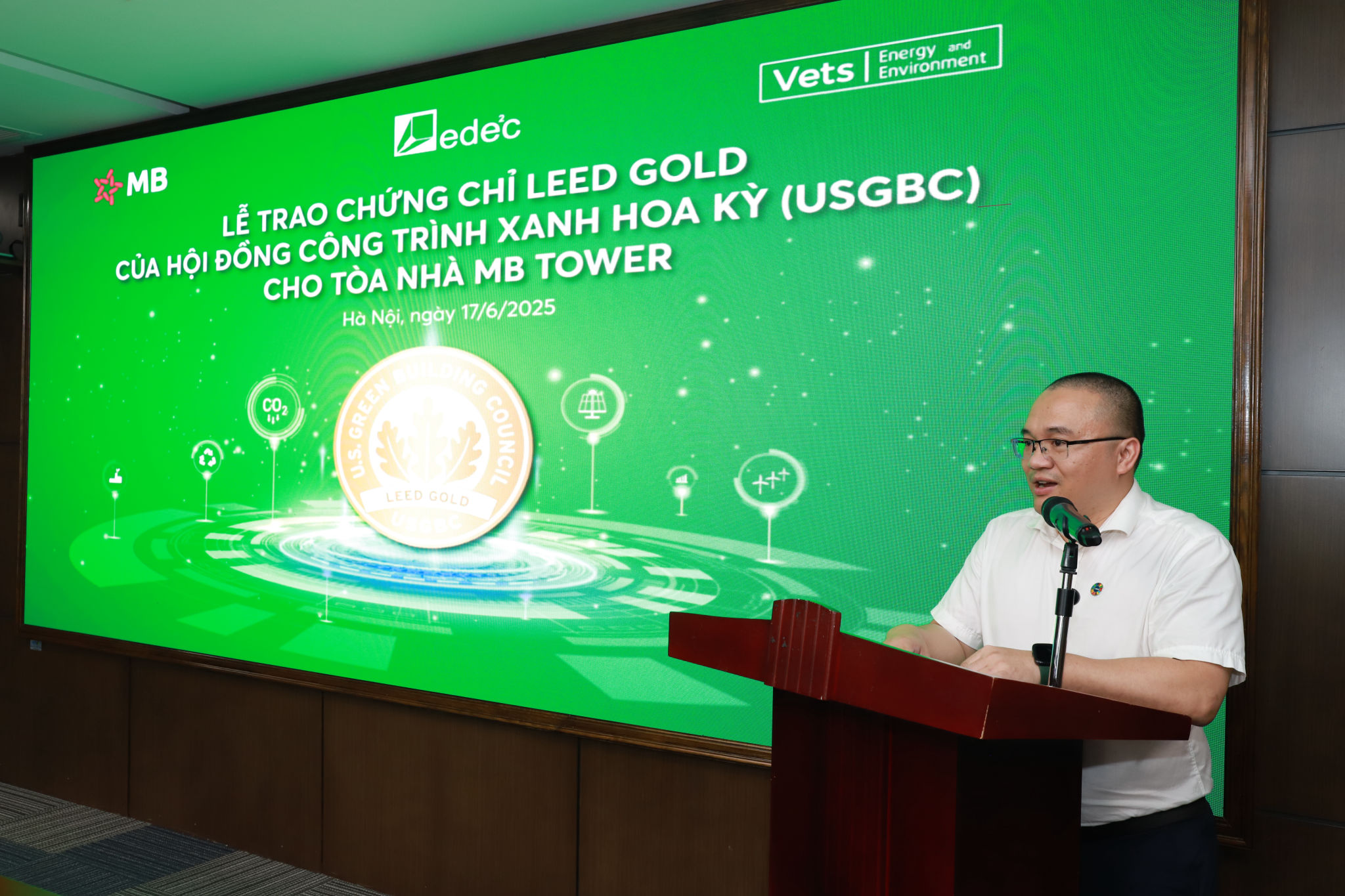 MB chính thức đón nhận Chứng chỉ LEED Gold từ Hội đồng Công trình Xanh Hoa Kỳ cho tòa nhà MB Tower