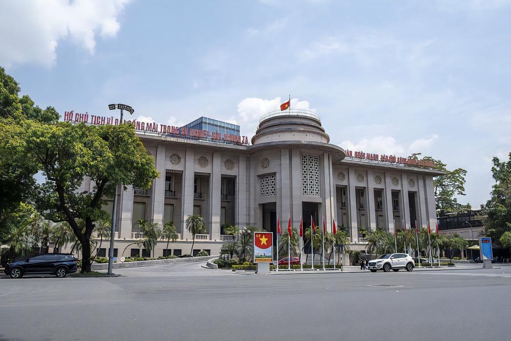 Luật Các tổ chức tín dụng: Hồi sinh vốn “đóng băng” và siết kỷ cương tín dụng