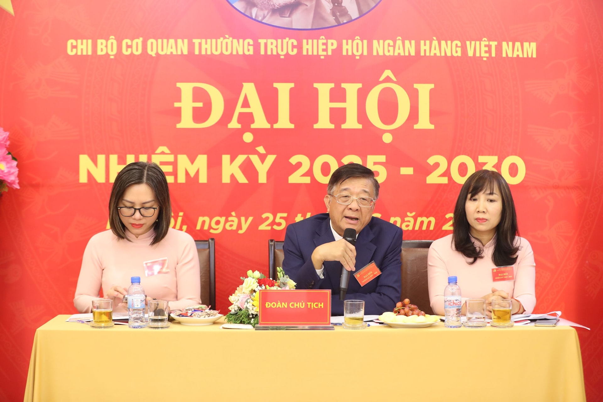 Đoàn Chủ tịch đại hội. Ảnh: Huy Hoàng.