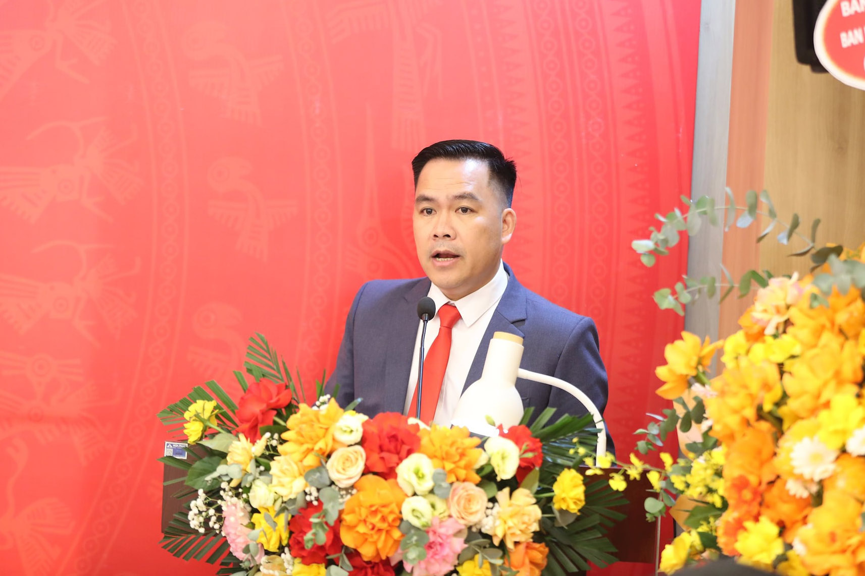 Đồng chí Hoàng Bảo Đăng - Trưởng ban kiểm phiếu - đọc kết quả kiểm phiếu.