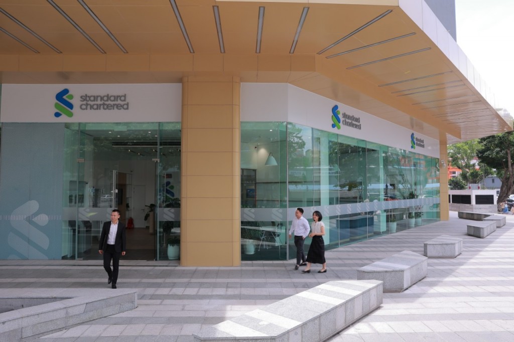 Ngân hàng Standard Chartered vừa được vinh danh Ngân hàng có dịch vụ quản lý dòng tiền tốt nhất 2025 tại Việt Nam năm thứ hai liên tiếp trong khuôn khổ Giải thưởng The Asset Triple A Treasurise Awards 2025, khẳng định những đóng góp nổi bật và vị thế hàng đầu trong việc cung cấp các giải pháp quản lý dòng tiền và nghiệp vụ ngân quỹ dành cho doanh nghiệp.