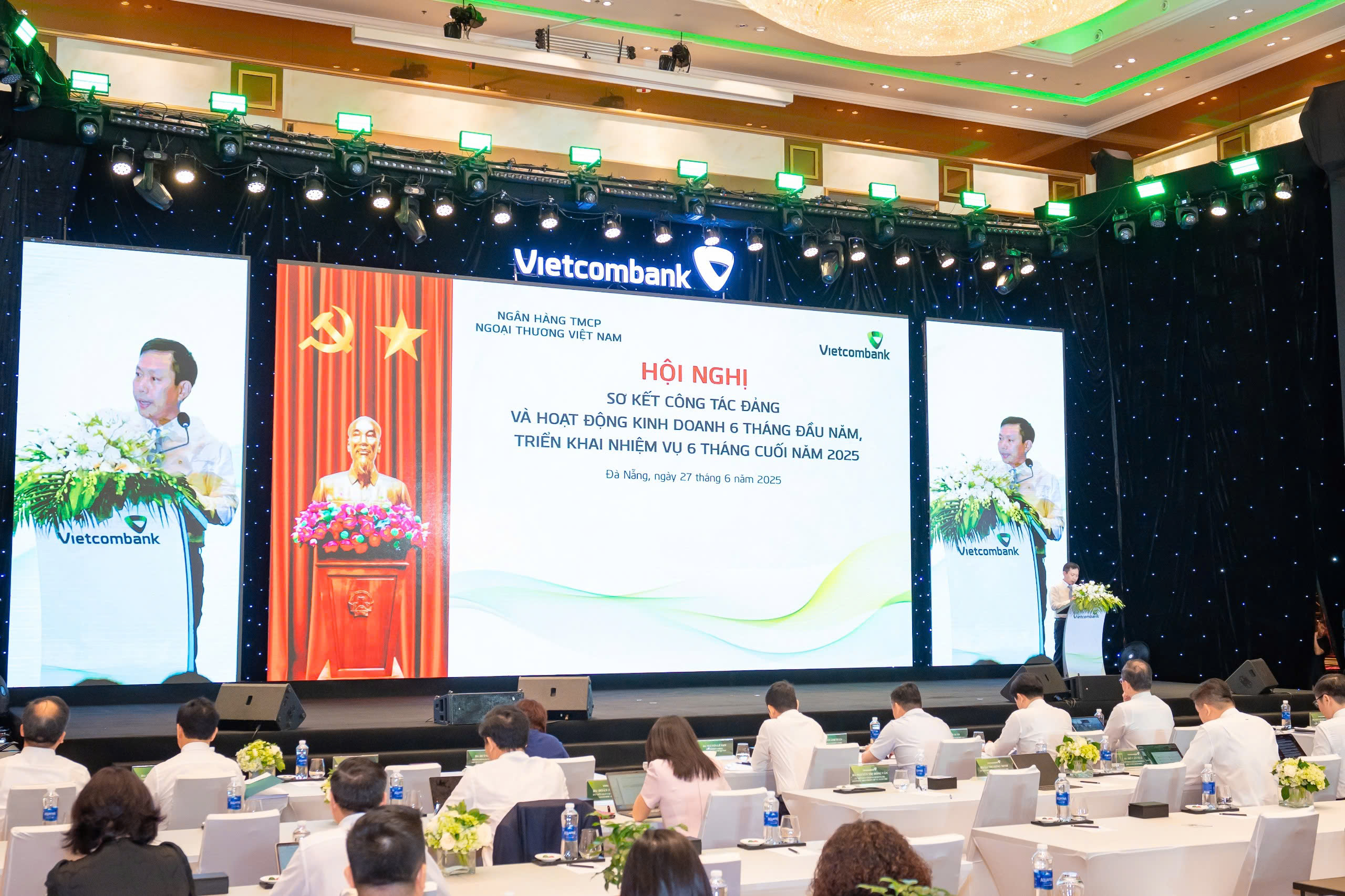 Đ/c Đặng Kiên Định - Giám đốc Vietcombank Sở Giao dịch phát biểu tham luận
