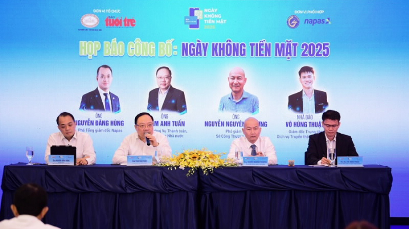 Ngày không tiền mặt