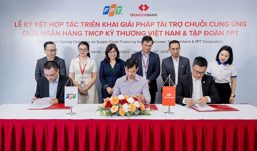 Techcombank hỗ trợ vốn cho hơn 11.000 cửa hàng thuộc Tập đoàn FPT