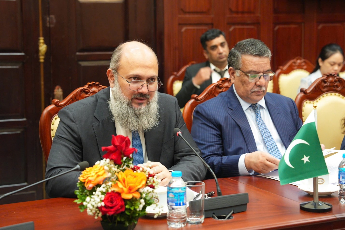 Ông Jam Kamal Khan, Bộ trưởng Bộ Thương mại Pakistan phát biểu tại buổi làm việc