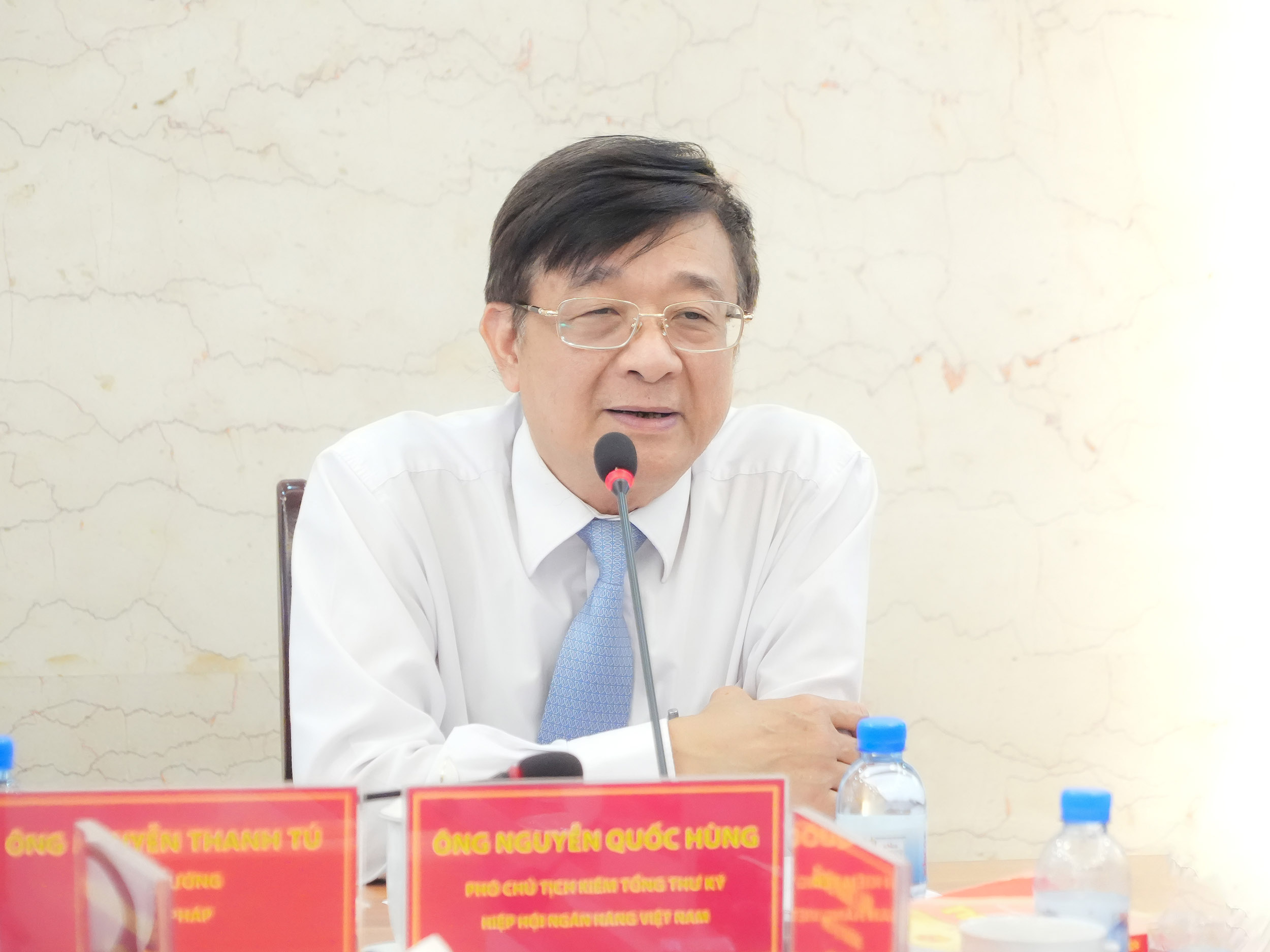 ngân hàng