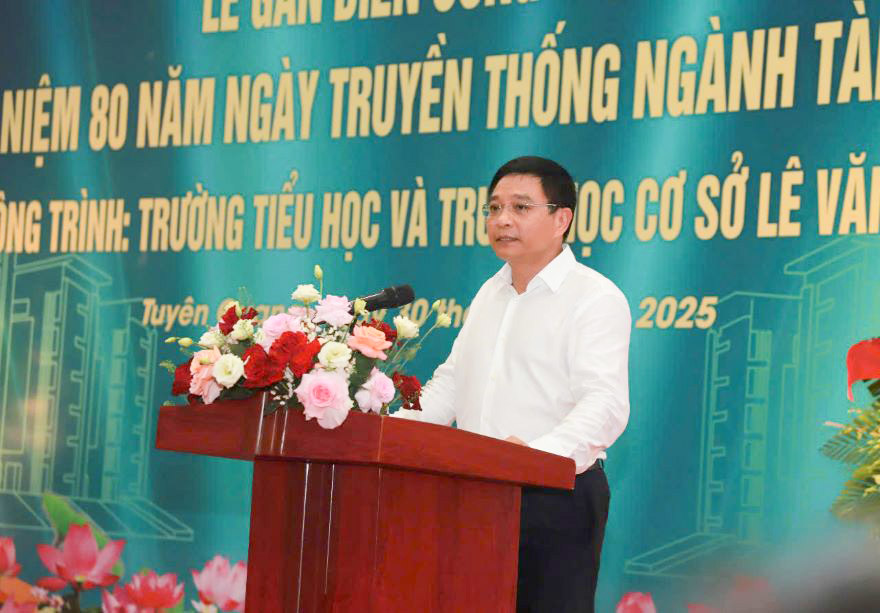 Bộ trưởng Bộ Tài chính Nguyễn Văn Thắng phát biểu tại buổi lễ.