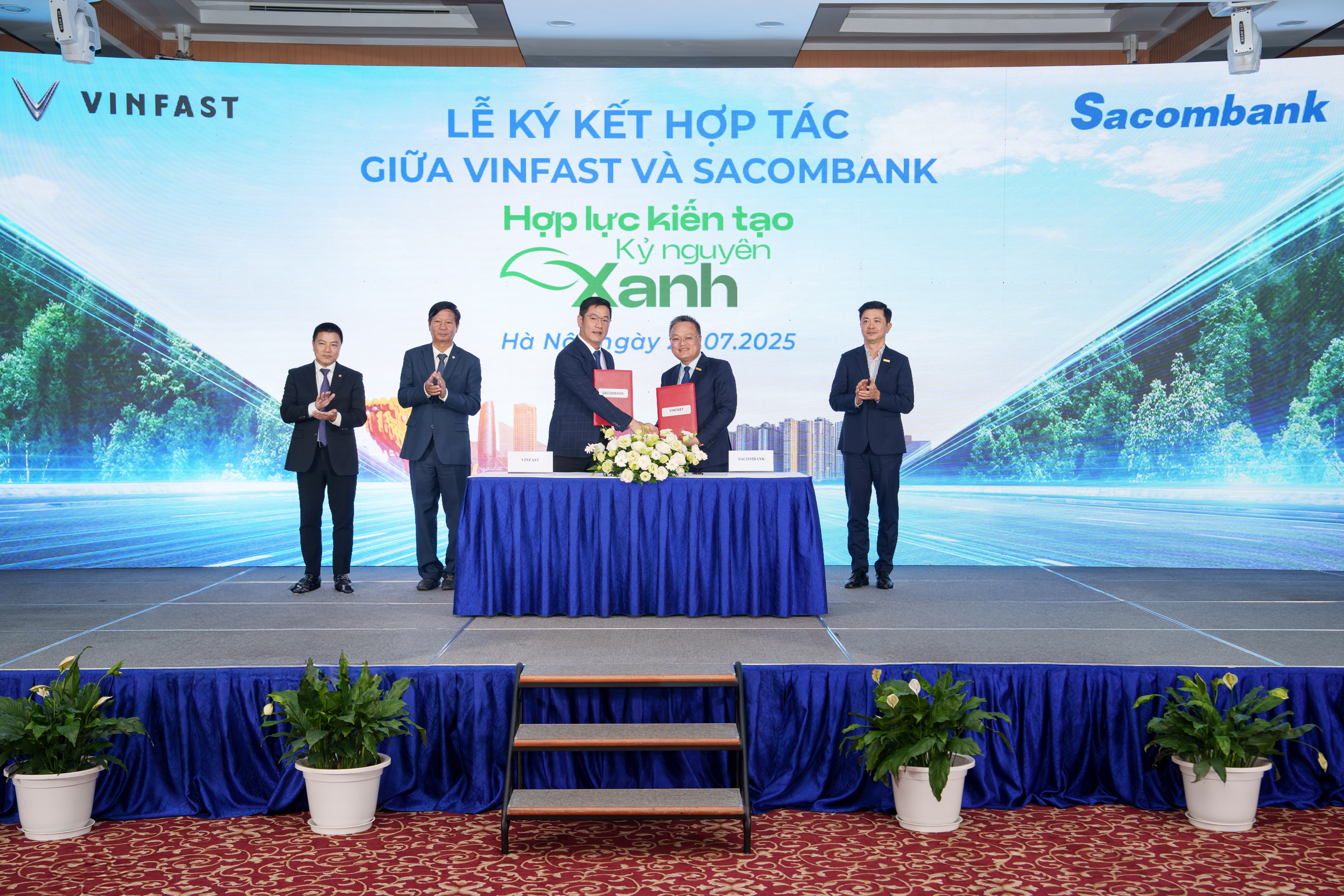 Sở hữu xe điện VinFast dễ dàng với gói vay ưu đãi từ Sacombank
