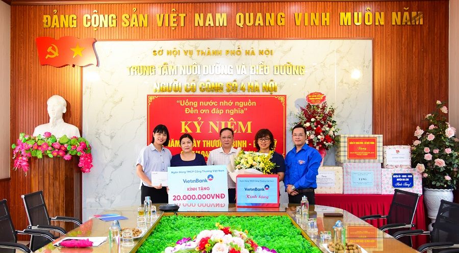 Đoàn Công tác trao quà tại Trung tâm Nuôi dưỡng và Điều dưỡng người có công số 4 Hà Nội, TP. Hà Nội