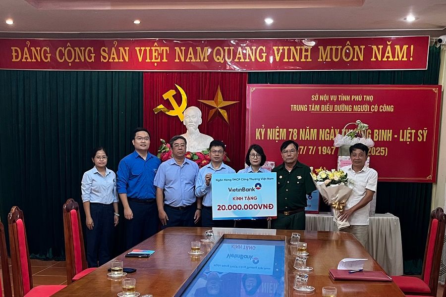 Đoàn Công tác trao quà tại Trung tâm Điều dưỡng người có công tỉnh Phú ThọĐoàn Công tác trao quà tại Trung tâm Điều dưỡng người có công tỉnh Phú Thọ