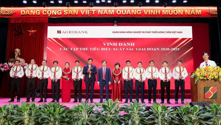 Đảng bộ Agribank - Giữ vững vai trò hạt nhân chính trị, dẫn dắt ngân hàng chủ lực vì "tam nông"