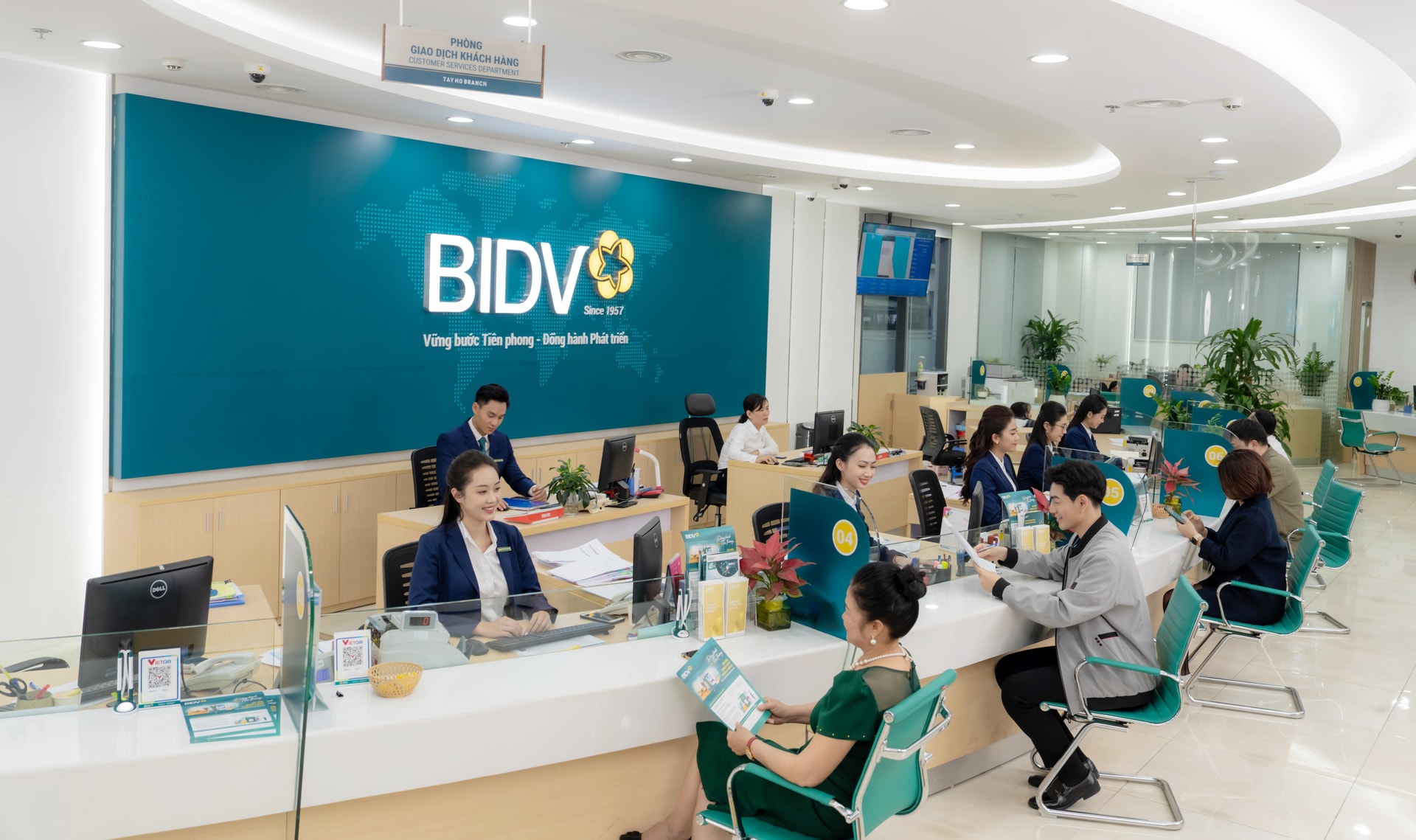 BIDV duy trì hoạt động ổn định, an toàn, tăng tốc chuyển đổi số và mô hình hoạt động