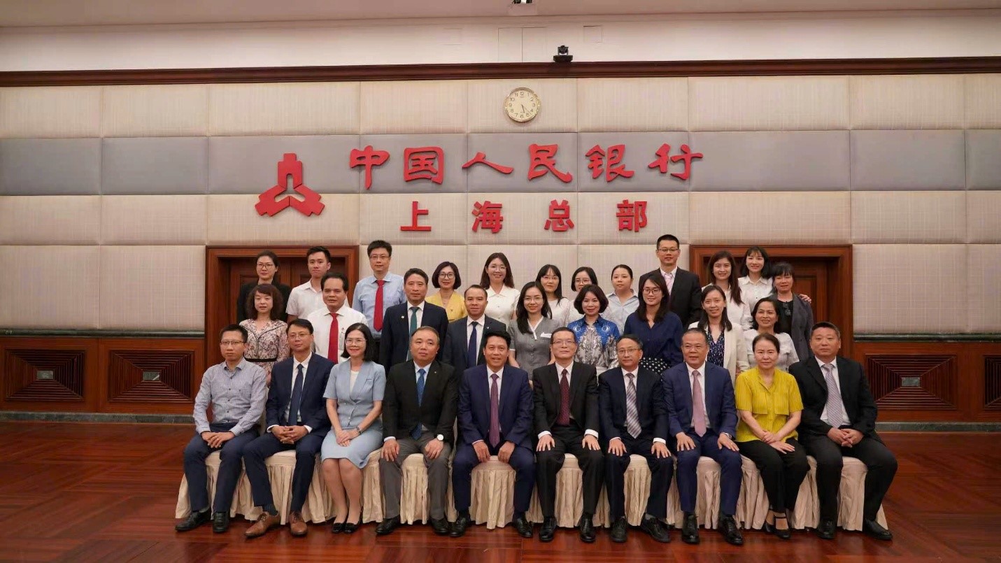 Đoàn Ngân hàng Nhà nước Việt Nam làm việc với Ông Jin Penghui – Giám đốc Chi nhánh Ngân hàng Nhân dân Trung Quốc tại Thượng Hải