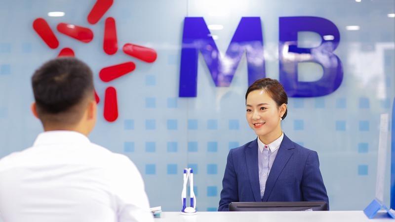 Hình ảnh hoạt động giao dịch tại Ngân hàng MB