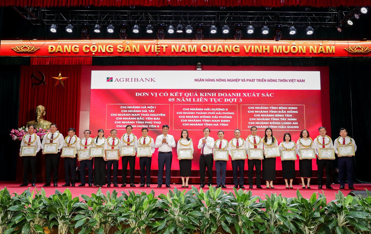 Agribank tổ chức Hội nghị sơ kết 6 tháng đầu năm và triển khai nhiệm vụ 6 tháng cuối năm 2025