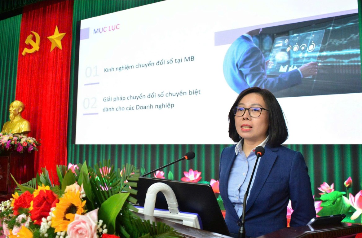 Bà Phạm Thị Mai Anh – Phó Giám đốc Khối Ngân hàng số MB chia sẻ tại sự kiện
