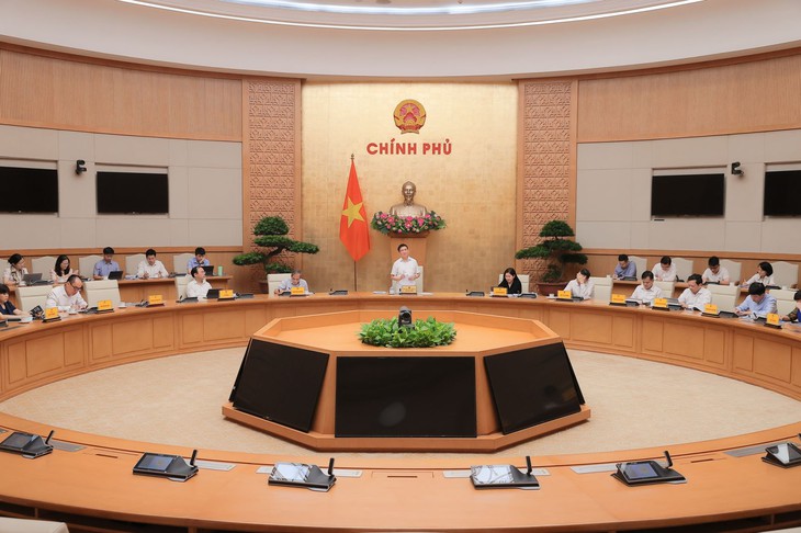Phó Thủ tướng Hồ Đức Phớc nhấn mạnh yêu cầu phải điều hành chính sách tiền tệ hiệu quả, giữ vững ổn định vĩ mô, chống lạm phát, giữ vững tỉ giá, thúc đẩy tăng trưởng kinh tế - Ảnh: VGP/Trần Mạnh