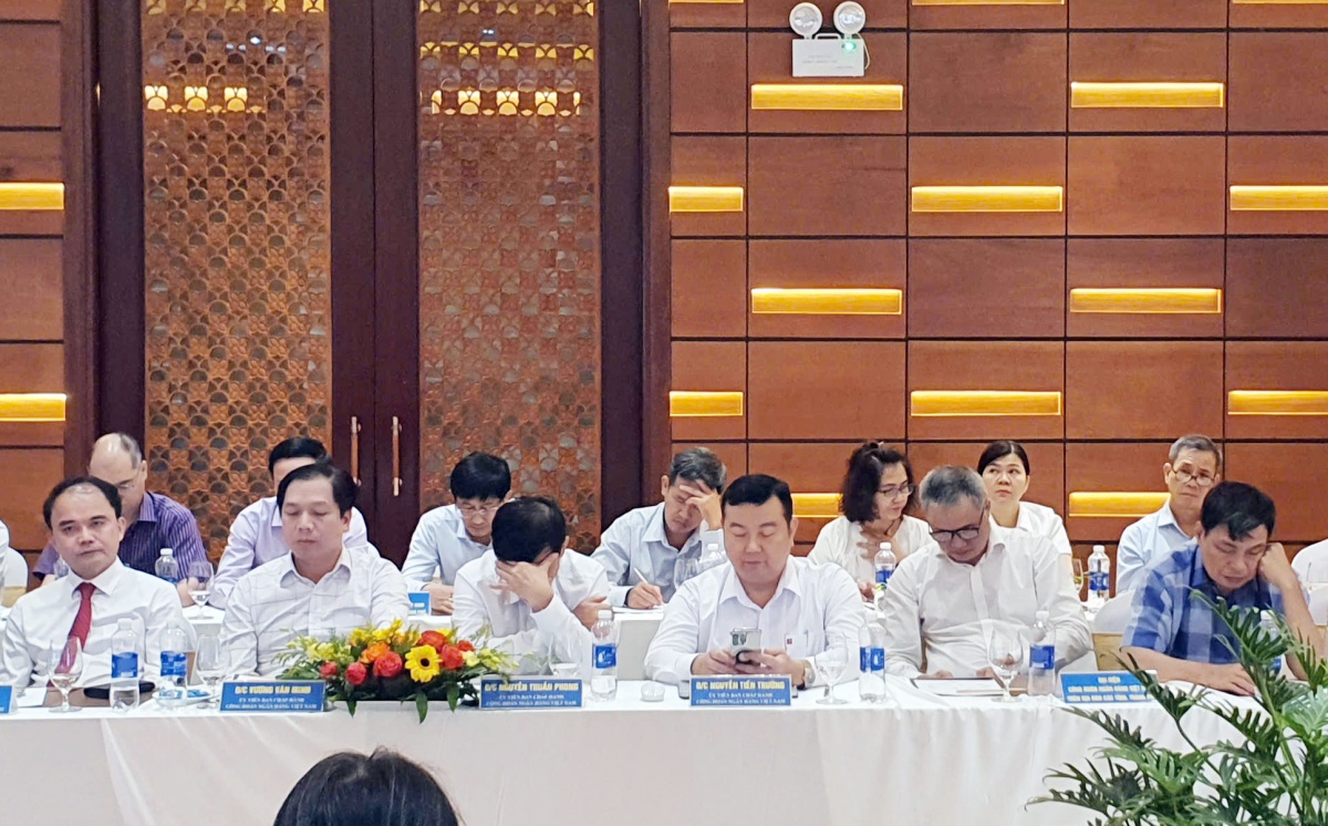 Các đại biểu tham dự hội nghị