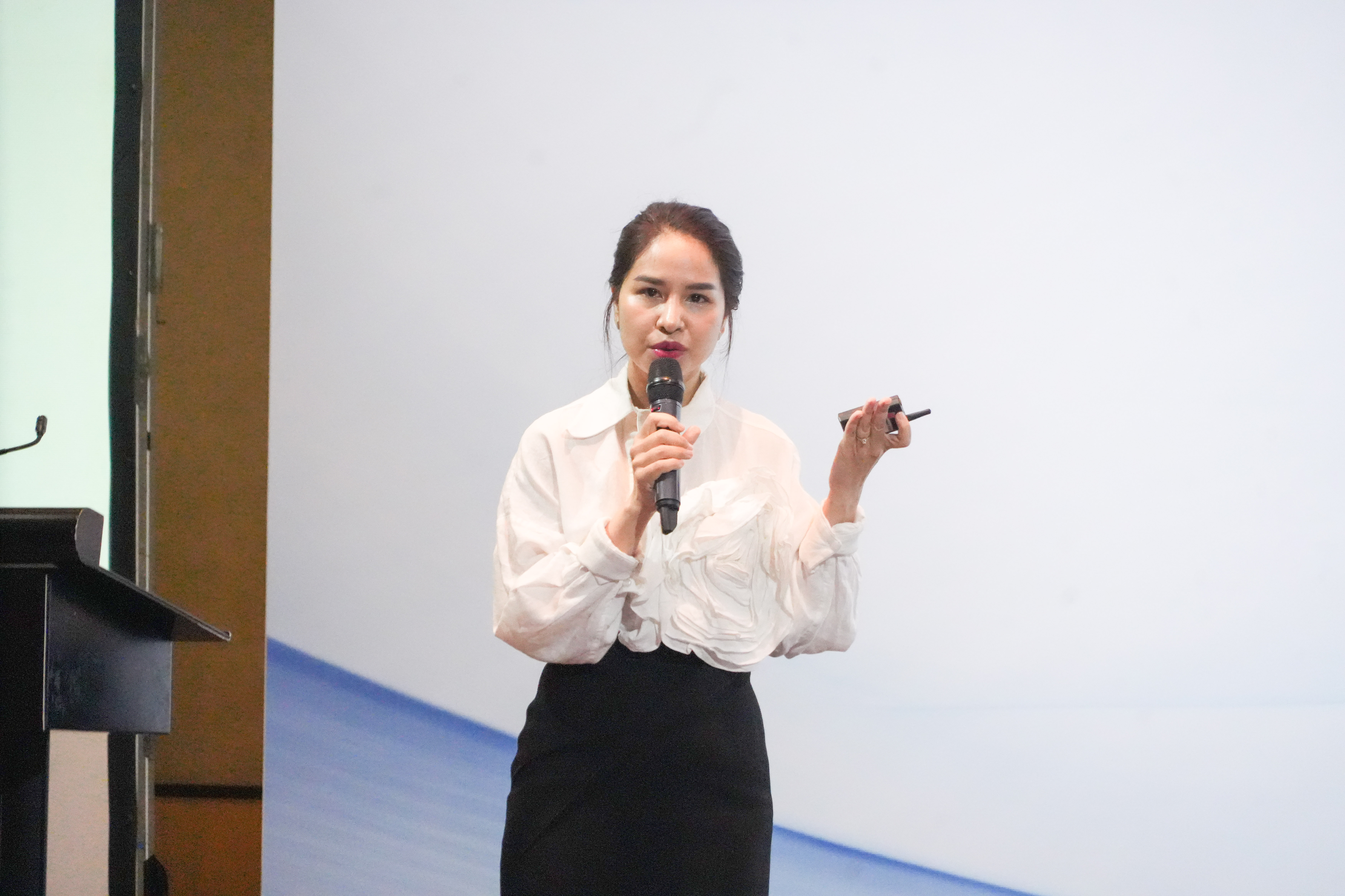 Bà Phan Thanh Nga, Chuyên gia sản phẩm của Vietcombank