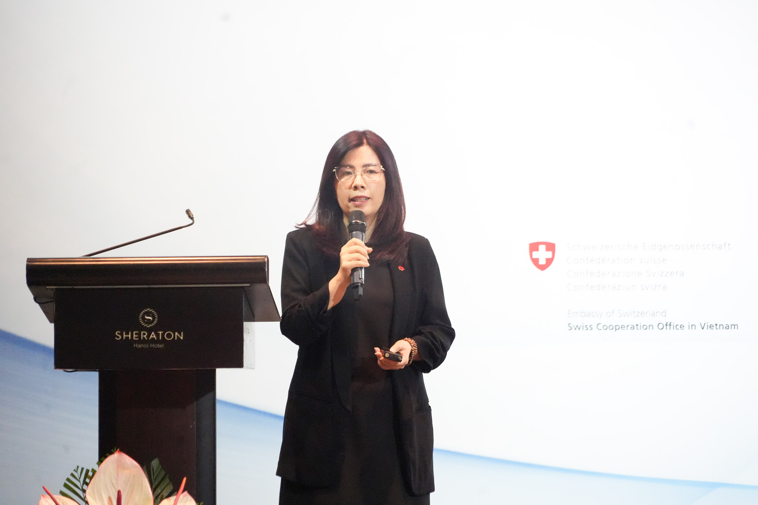 Bà Lại Minh Thúy (Citibank chi nhánh TP.HCM), đại diện nhóm các ngân hàng nước ngoài