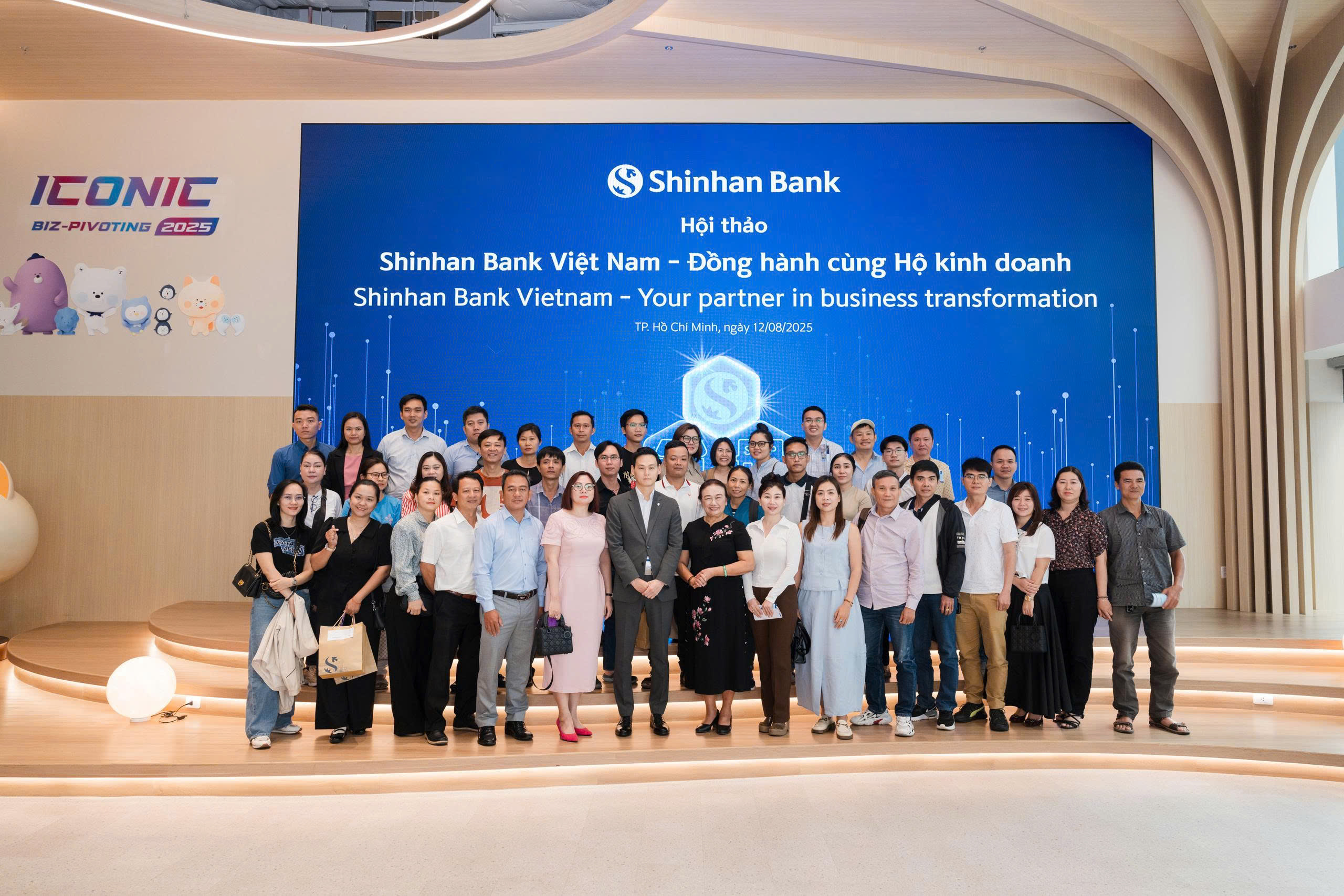 Shinhan Bank Vietnam accompanies households in business transformation