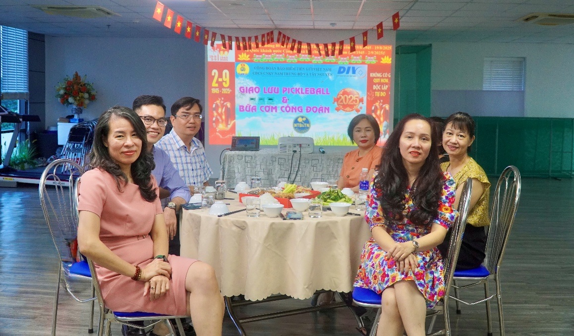 Bữa cơm công đoàn