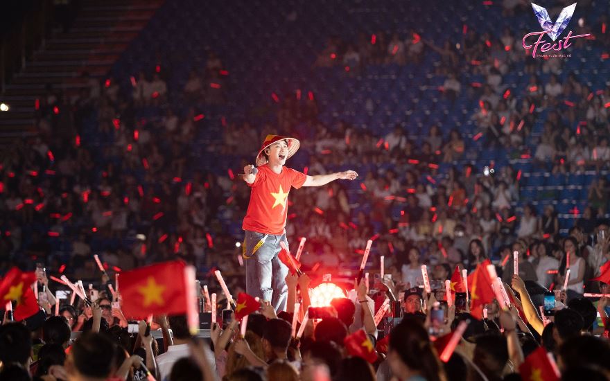 Tiết mục nghệ thuật khép lại chương trình "V Fest - Thanh xuân rực rỡ" 