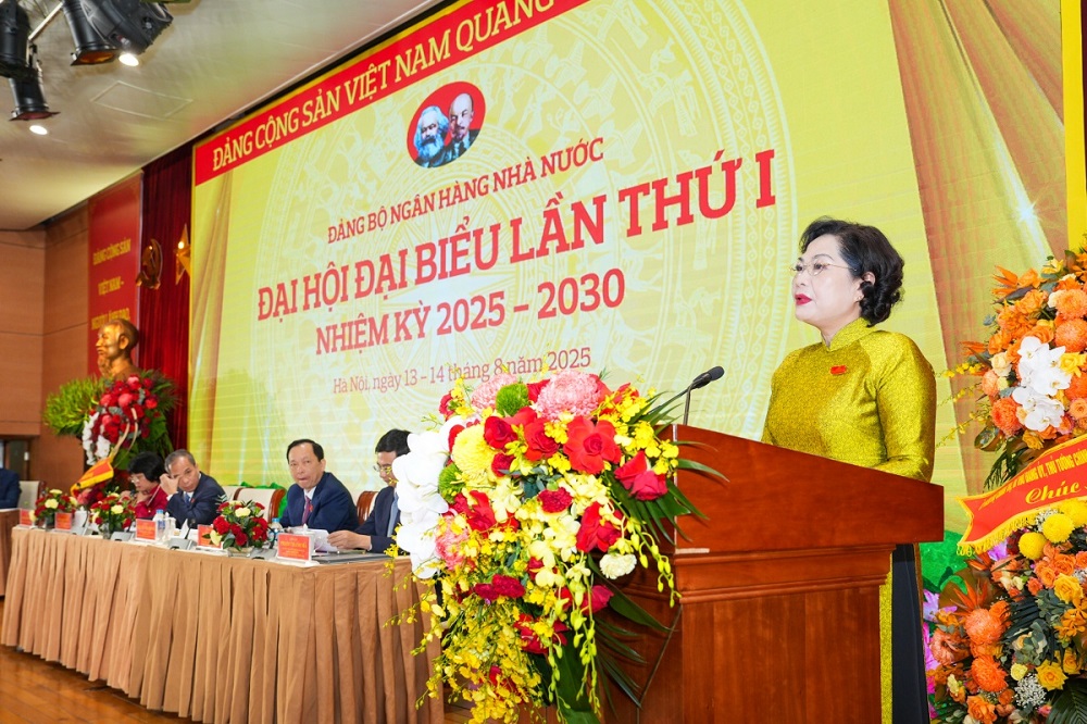 Đồng chí Nguyễn Thị Hồng – Ủy viên Ban Chấp hành Trung ương Đảng, Bí thư Đảng ủy, Thống đốc NHNN nhấn mạnh Đại hội Đảng bộ NHNN lần I là sự kiện có ý nghĩa chính trị hết sức quan trọng khẳng định vai trò lãnh đạo của Đảng ủy NHNN trong thời giai đoạn mới.