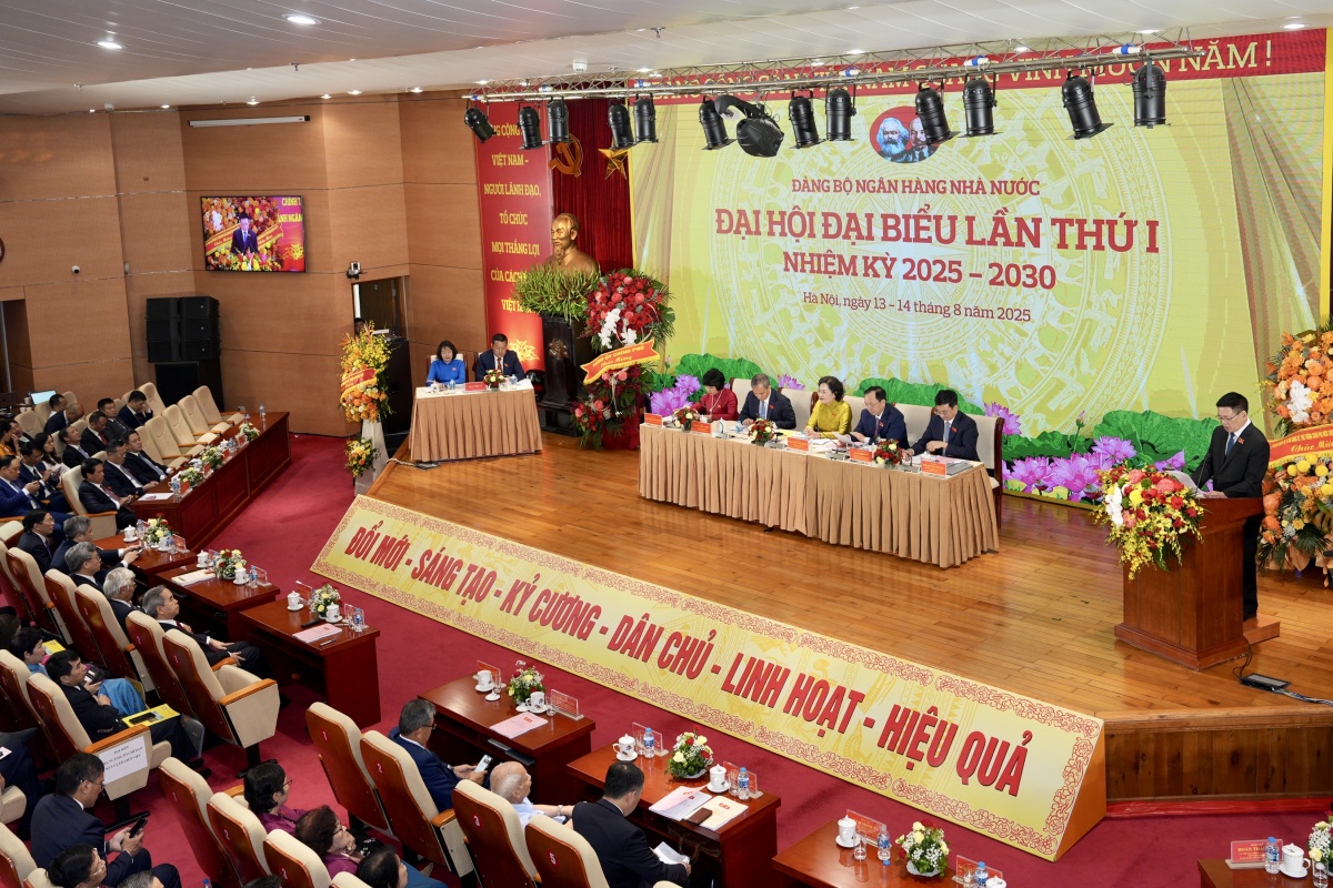 Đại hội Đảng bộ NHNN lần thứ I, nhiệm kỳ 2025-2030 với phương châm “Đổi mới - Sáng tạo - Kỷ cương - Dân chủ - Linh hoạt - Hiệu quả” là sự kiện chính trị quan trọng, diễn ra trong bối cảnh đất nước kỷ niệm nhiều sự kiện trọng đại năm 2025