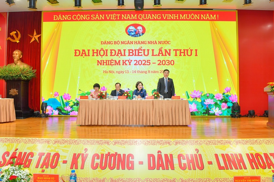 Đoàn Chủ tịch điều hành Phiên trù bị