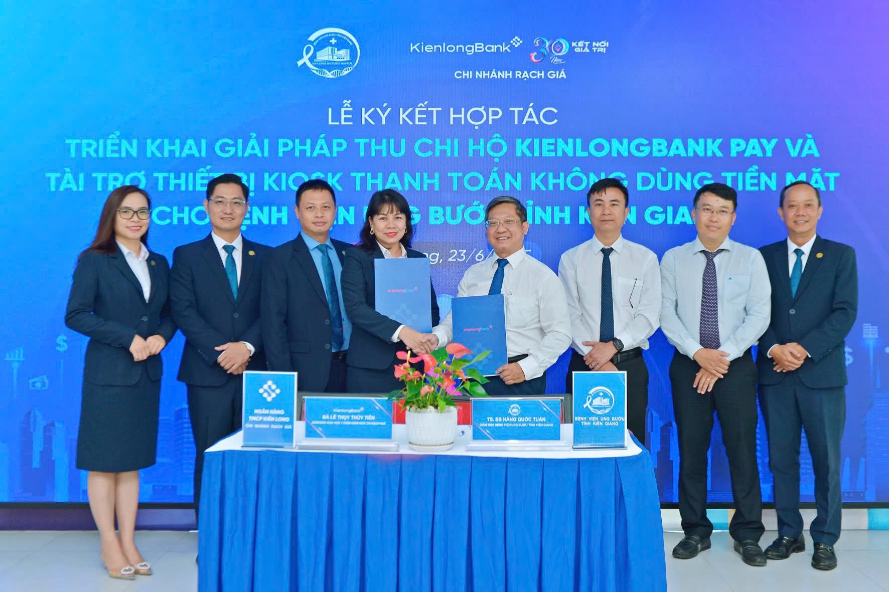 Lễ ký kết tài trợ giải pháp thu chi hộ KienlongBank Pay cho Bệnh viện Ung bướu tỉnh Kiên Giang